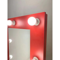 Красное гримерное зеркало с подсветкой на подставке 165х60 см