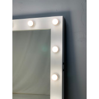 Белое настенные гримерное зеркало 100х100 с подсветкой премиум