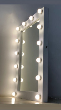 Гримерное зеркало в стиле Лофт с подсветкой
