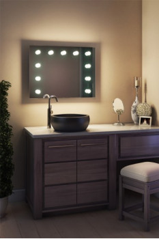 Зеркало в ванную комнату с подсветкой лампочками Виктория