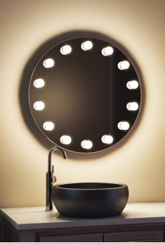 Круглое зеркало в ванную комнату с подсветкой лампочками Тринити